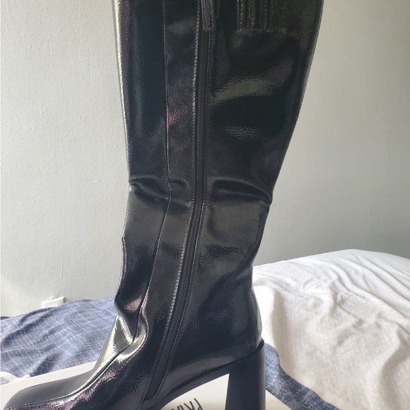 Black Knee-High Boots - Picture 1 of 6